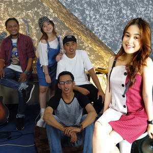 Sasya Arkhisna & Masindo Acoustic - Rek Ayo Rek