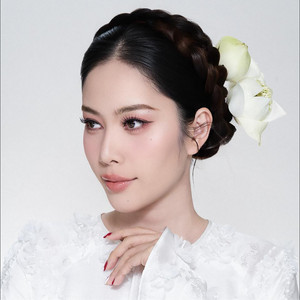 Em Thua Cô Ta