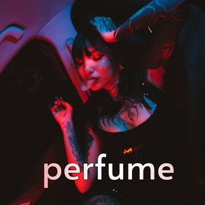 perfume by xuminutopo
