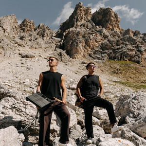 Hit The Peaks - Extended Remix by Simon & Mac