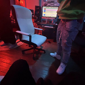 did nun by 5 Exclusives, thr33, wildkarduno