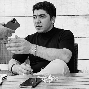 Mahir Ay Brat - insanlar