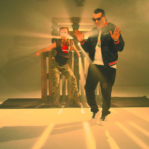 Asu - Ea Este María (feat. Boby)