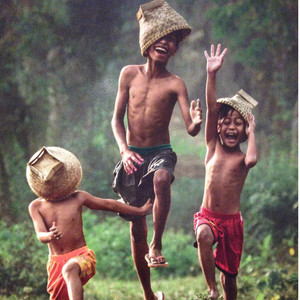 Maurice Martinez - Happy Moment