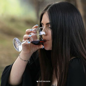 Marius Ahmetaj - Shoqeria & Miqesia