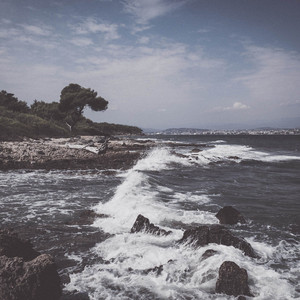 Portada de Waves Are Speaking