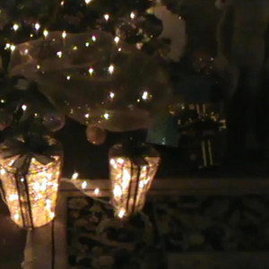BUEN REGALO by Roly