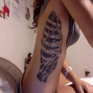 rib cage by heav3nlink, Gutzxx