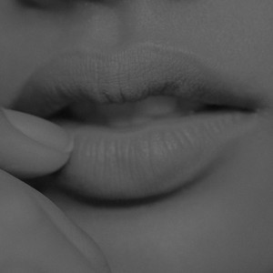 Kiss me, again. by Etelea