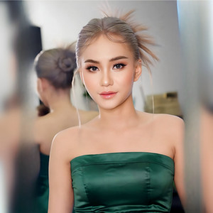 Boty Phen - គេញ៉ែបានភ្លាម - Ke Nhe Ban Phleam