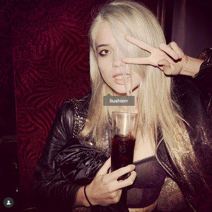 right now (##glowstixx) by six two