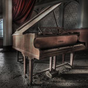 dj Crinyx - Nu,nu mai vreau (feat. Adda & Andrei M)