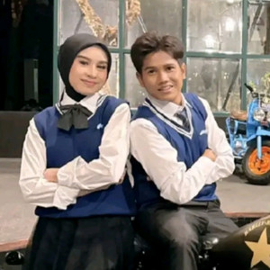Valen dan Mila (Milen) by Musafir Lara