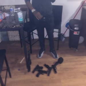 Buckets by La Tee, La Key