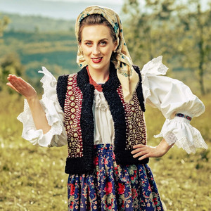 Oana Font - Lasă Lumea Cum Îi Ea