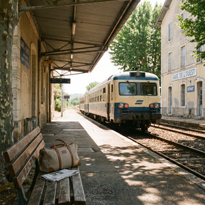 Le Train de Juillet by Riri Chansel