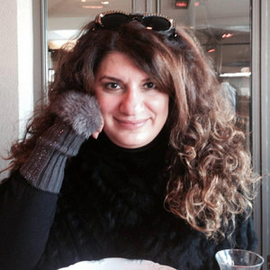 Bir tek annem hatırlar by Elif Şebnem Akal