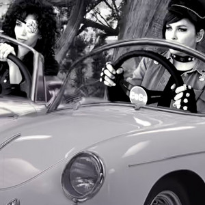 Houdini Queenie by The Ettes