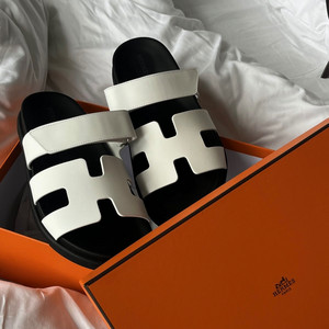 Schlappen von Hermès by Kazu