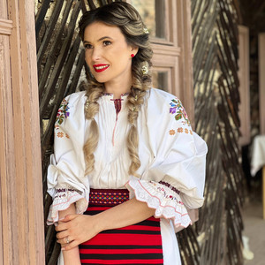 Anamaria Mihaila Dumitru - M-ai lasat, bade, cu dor