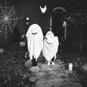 Dos Fantasmas by Cris Axel