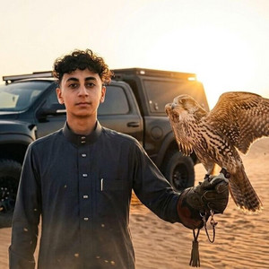 الصقر غير البومه (في الصوره انا ورفيقي) by Mana production, Sasa Hamdy