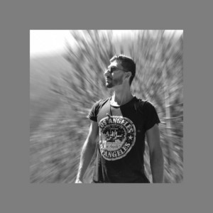 Nikos Kalomoiris - Voyager