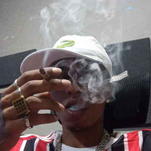 DJ DOLA do TRIÂNGULO - MTG ESTOURA FONE