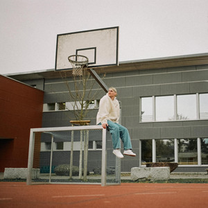 2004 by Dom Sweden