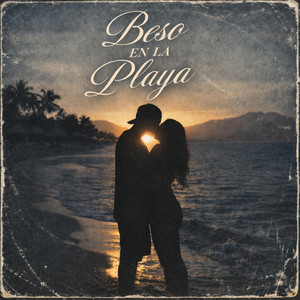 Beso en la playa by Kct Media