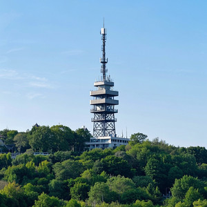 antena 9 del cerro by Holmes Best