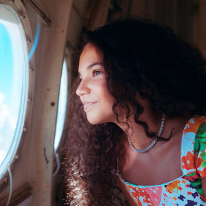 Antonia Cercel - Intre Noi E Dragoste