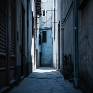 callejon del eco by Lil Petsche