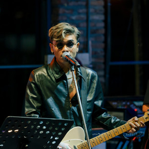 ពេលវេលាមិនស័ក្តិសម by Davit Composer