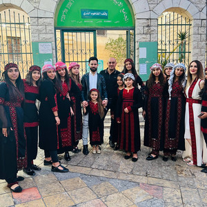 Anas tabash - https://youtu.be/0_PaQbzg3uc