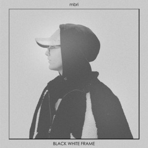 mbri — BLACK WHITE FRAME