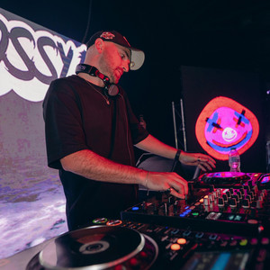 itsjose - Freak Like Me (Radio Edit)