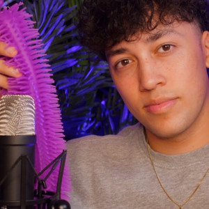 Scratching by ASMR Justin