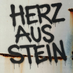 HERZ AUS STEIN by Faktor 3