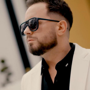 Manele By Blondu De La Timisoara - Nimeni Pe Pamant Nu Sa Nascut Bogat