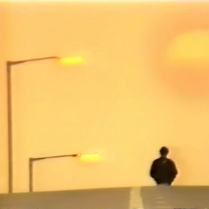 晴天 by desert sand feels warm at night