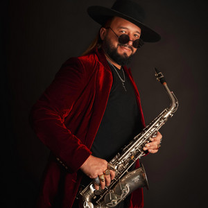 Miguel Angel RG - SAXO LADY IN RED