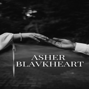 Entre Likes y Besos by Asher Blavkheart