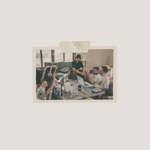 Hummingbirds by Bella Band, Ricardo Schneider, colours in the dark