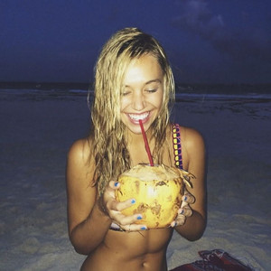 COCONUT WATER by Girls Love Cakepop