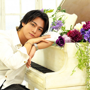 Realpiece - Wallflower