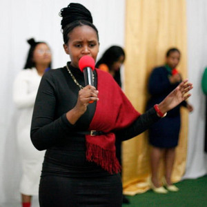 Kuyophakama (feat. Athenkosi Kutwana)