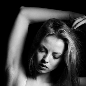 MerOne Music - Lost Between Stars