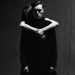 Under my skin by Midoni