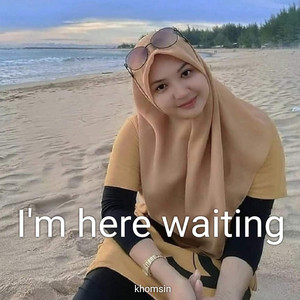 Khomsin - I'm Here Waiting